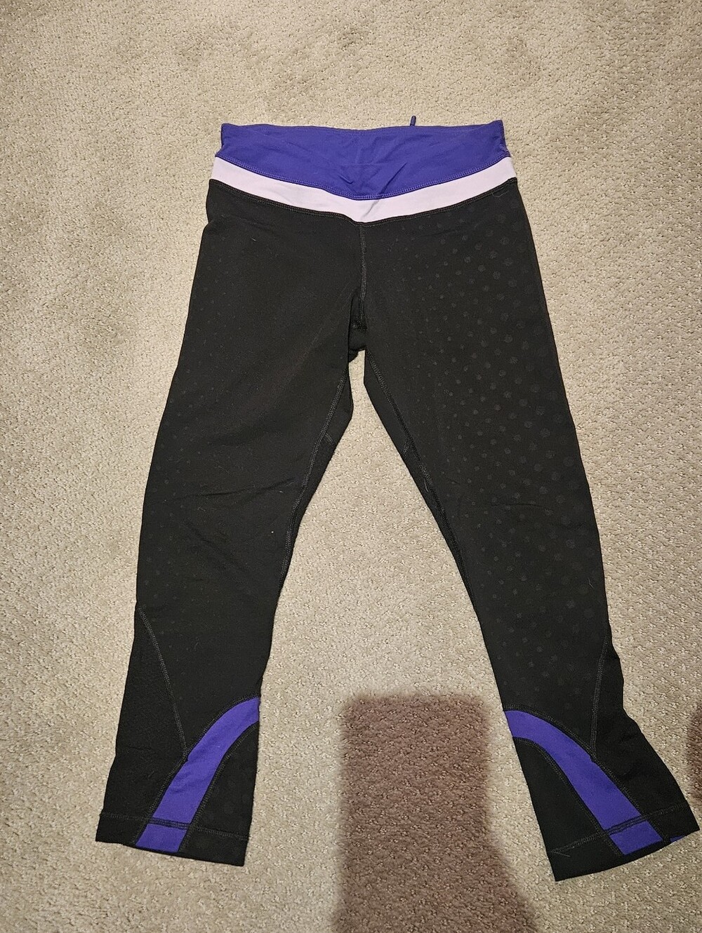 Lululemon Run Inspire Crops Purple Polka Dot Size 4